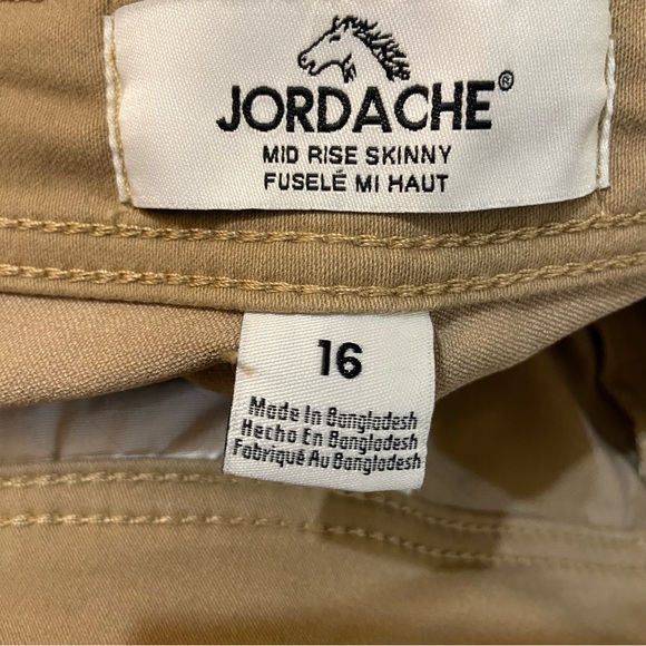 Jordache Slim Leg Khaki Pants. - Picture 3 of 5